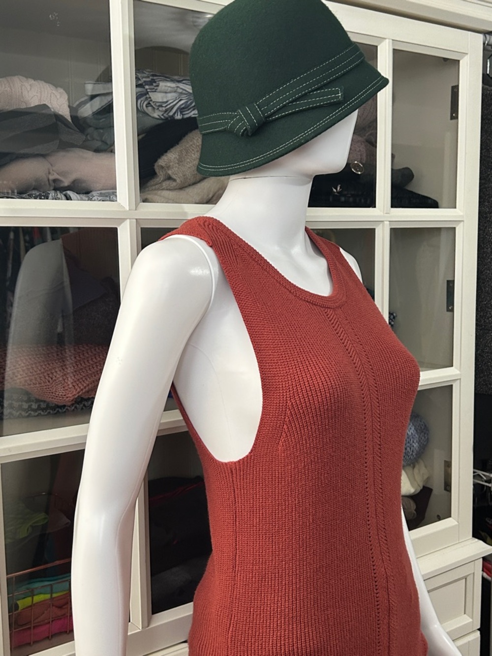 Dynamite Sleeveless Ribbed Tunic in Rust
♥️🛍️ - Picture 7 of 14